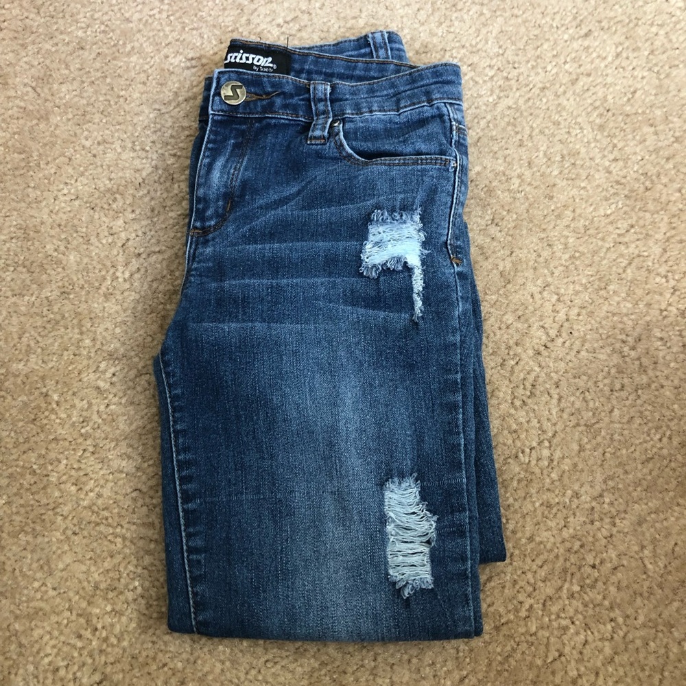 Ripped skinny jeans